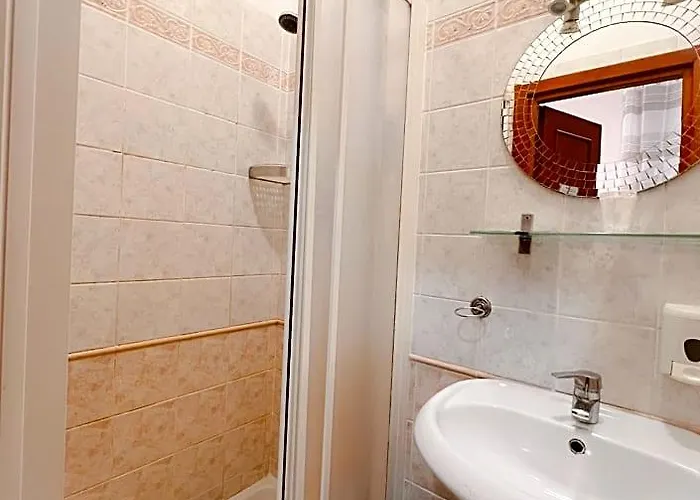 Otel Alius And Freerome 2*